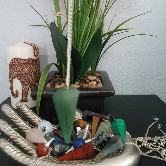 Crystal Pendulum - Picture 2 of 3